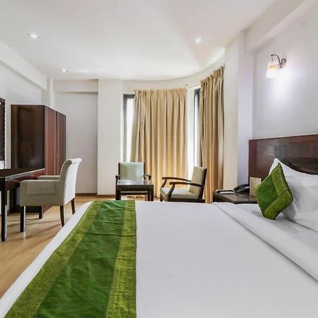 Treebo Trend Hotel Parker Ahmedabad Eksteriør billede