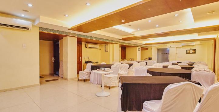 Treebo Trend Hotel Parker Ahmedabad Eksteriør billede