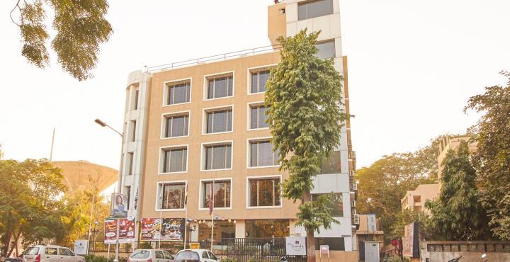 Treebo Trend Hotel Parker Ahmedabad Eksteriør billede