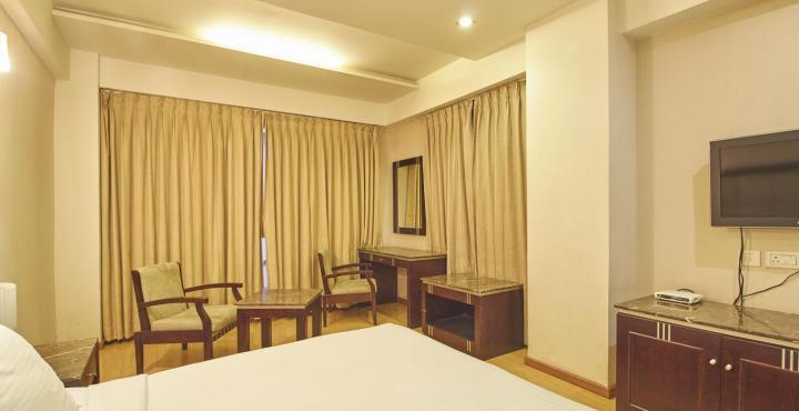 Treebo Trend Hotel Parker Ahmedabad Eksteriør billede