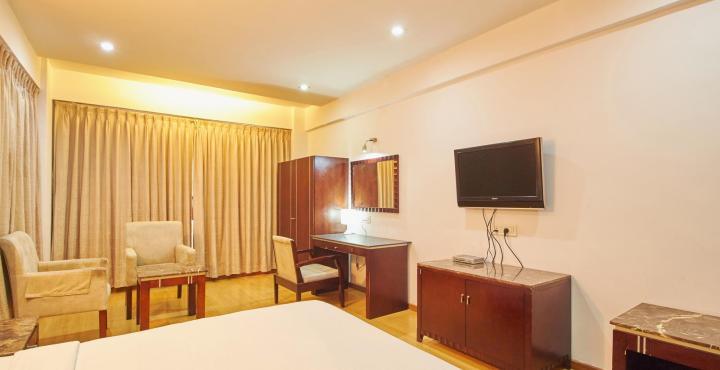 Treebo Trend Hotel Parker Ahmedabad Eksteriør billede