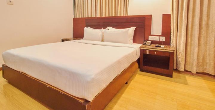 Treebo Trend Hotel Parker Ahmedabad Eksteriør billede