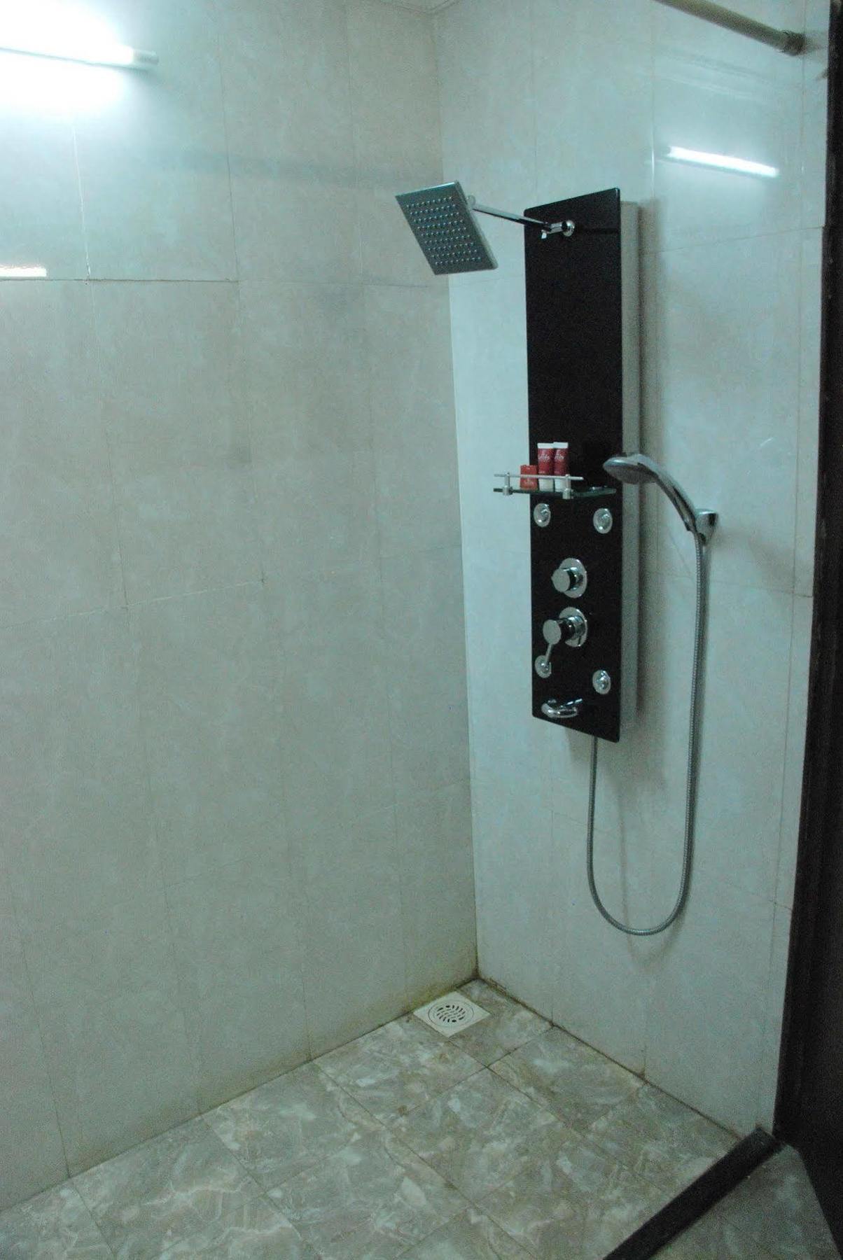 Treebo Trend Hotel Parker Ahmedabad Eksteriør billede