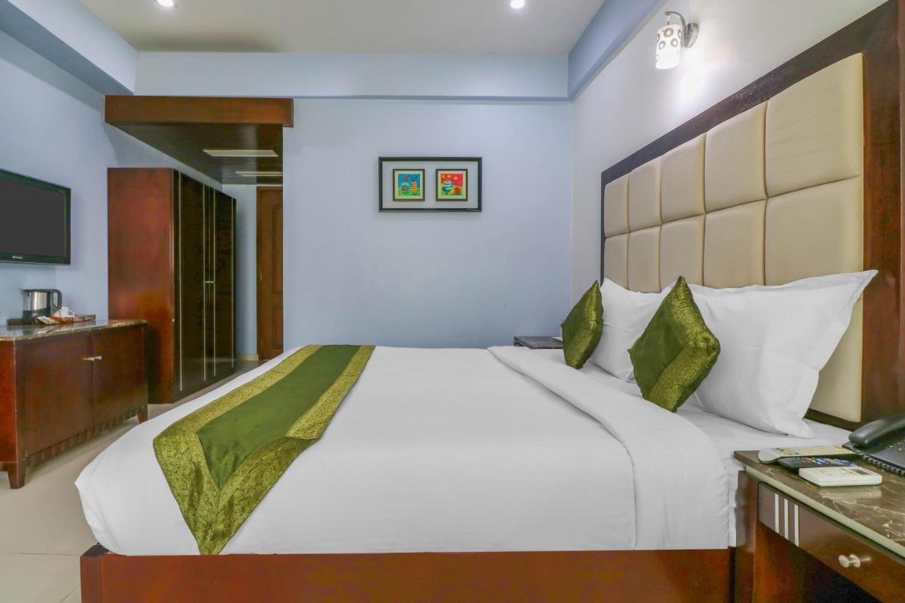 Treebo Trend Hotel Parker Ahmedabad Eksteriør billede
