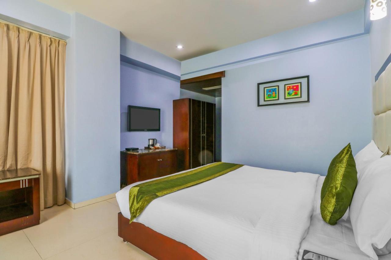 Treebo Trend Hotel Parker Ahmedabad Eksteriør billede