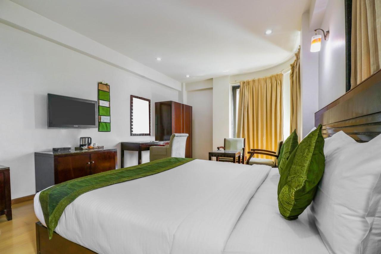 Treebo Trend Hotel Parker Ahmedabad Eksteriør billede
