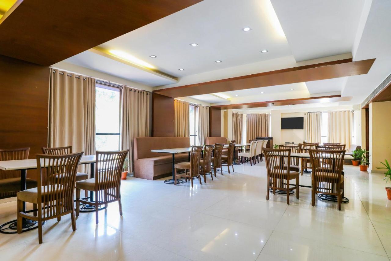 Treebo Trend Hotel Parker Ahmedabad Eksteriør billede