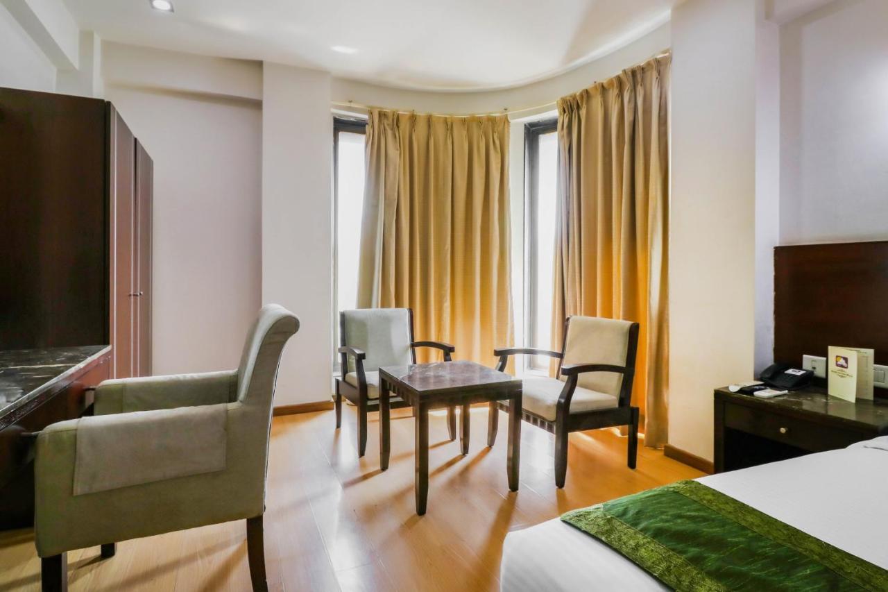Treebo Trend Hotel Parker Ahmedabad Eksteriør billede